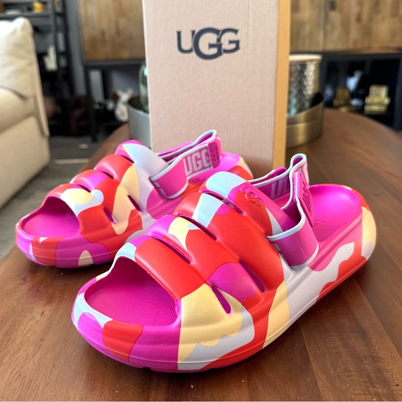 UGG Sport Yeah Capmopop Sandals - Picture 2 of 12